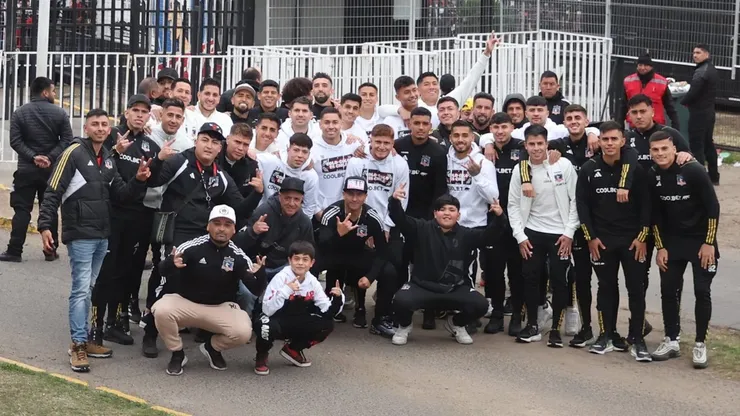 Colo Colo tuvo una multitudinaria despedida en Santiago. (Foto: @ColoColo)