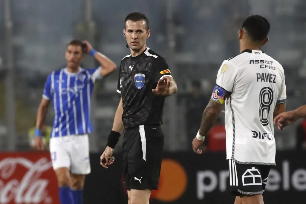 Andrés Matonte ya dirigió a Colo Colo en el inicio de la Copa Libertadores 2024. (Foto: Jonnathan Oyarzún/Photosport)