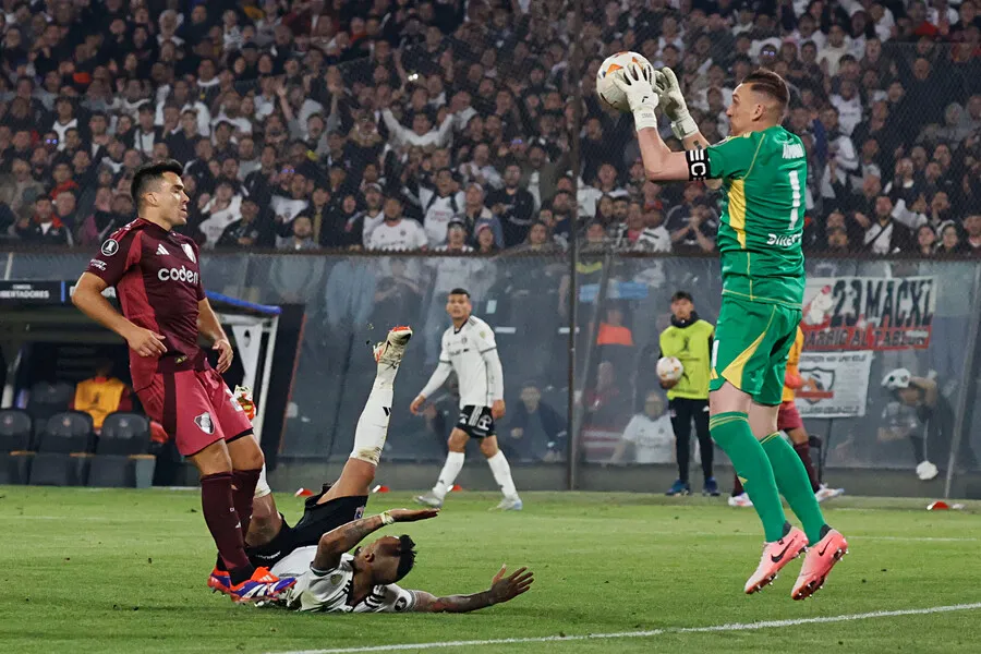 Este martes juegan Colo Colo y River Plate. | Foto: Photosport