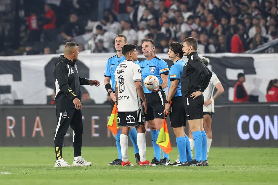 En Colo Colo esperan no sufrir con el arbitraje | Foto: Photosport