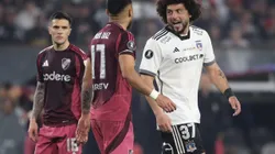 Jorge Coke Conteras sale en defensa de Paulo Díaz.