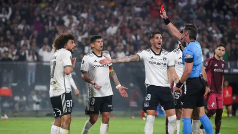 En Colo Colo intentan borrar la tarjeta roja a Maximiliano Falcón. (Foto: Jonnathan Oyarzún/Photosport)