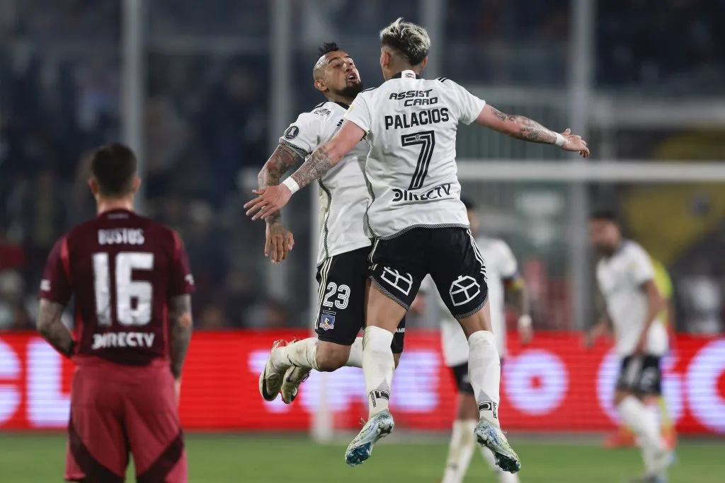 Carlos Palacios y Arturo Vidal fueron las grandes figuras de Colo Colo ante River Plate
(Foto: Felipe Zanca/Photosport)