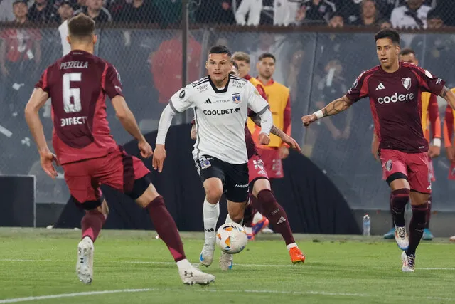 Olmos alucina con el rendimiento de Cepeda | Foto: Photosport