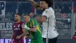 La peculiar reacción de Maximiliano Falcón contra Paulo Díaz.