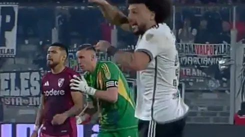 La peculiar reacción de Maximiliano Falcón contra Paulo Díaz.