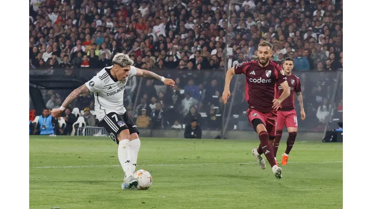 Colo Colo empata 1-1 con River Plate.