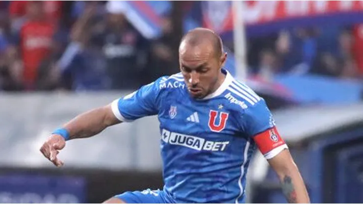 Chelo Díaz mostró su chapa de capitán.