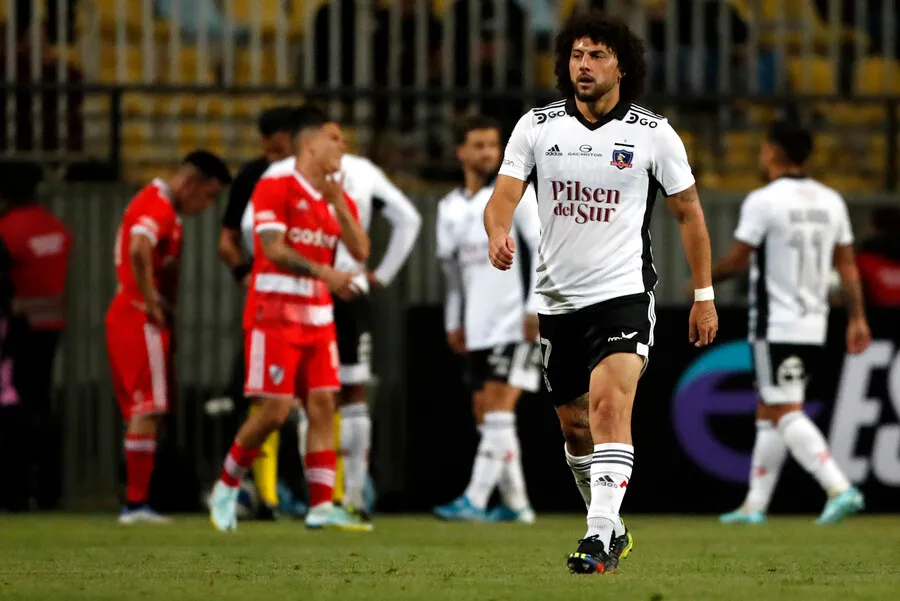 Hoy se ven las caras albos y millonarios. | Foto: Photosport