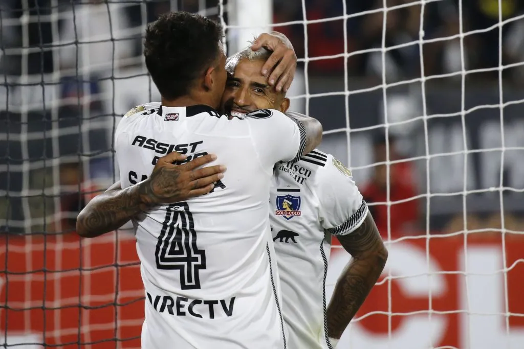 Alan Saldivia y Arturo Vidal serán titulares en Colo Colo para el partido ante River Plate. (Foto: Photosport)