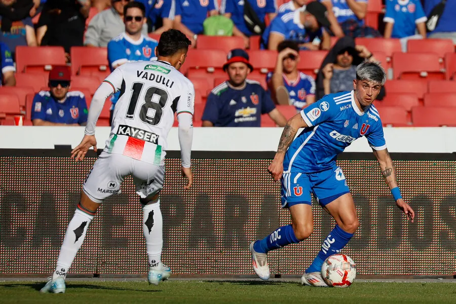 Los hinchas en la orilla sin problemas ahora que no había reja (Photosport)