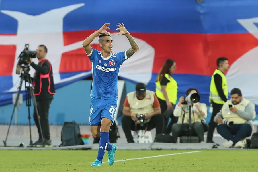 La U le sacó 7 puntos de ventaja a Colo Colo en la tabla. | Foto: Photosport