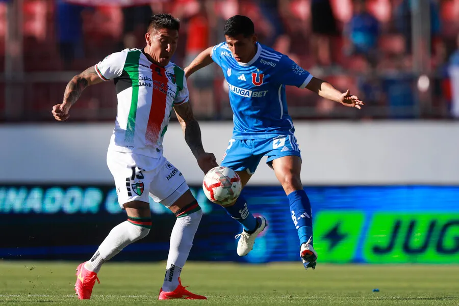 La U y Palestino protagonizaron duro partido en Ñuñoa. | Foto: Photosport