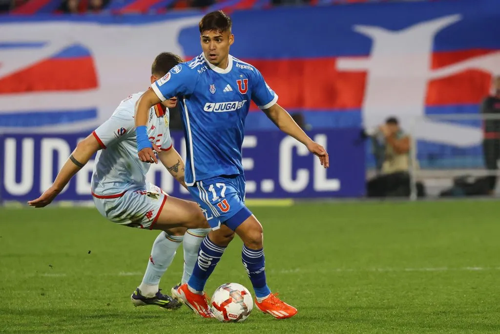 Fabián Hormazábal sufrió una lesión en el aductor que lo dejó fuera del partido de Universidad de Chile. (Foto: Photosport)