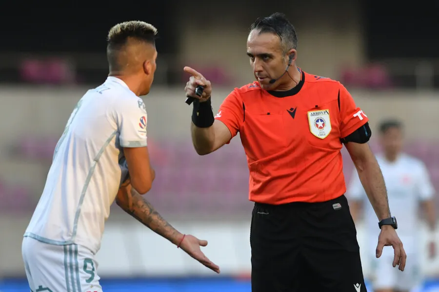 Jona asusta a la U (Photosport)