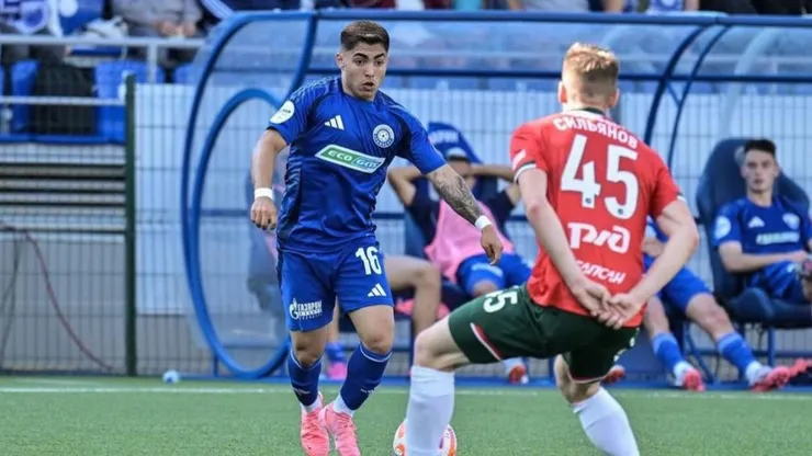 Jordhy Thompson se lució en el partido de FC Orenburg vs Lokomotiv Moscú.
