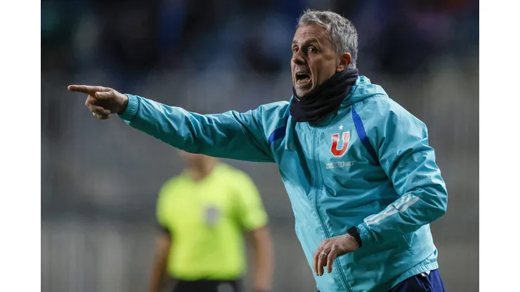 Gustavo Álvarez tomó una drástica decisión en Universidad de Chile.