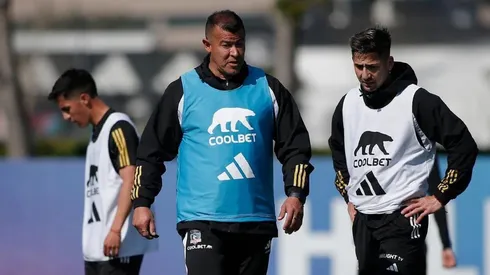 Jorge Almirón ajusta los últimos detalles en Colo Colo para enfrentar a River Plate. (Foto: @colocolooficial)