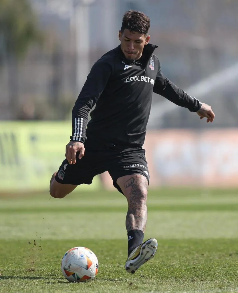 Alan Saldivia sería una de las grandes sorpresas en Colo Colo ante River Plate. (Foto: @colocolooficial)