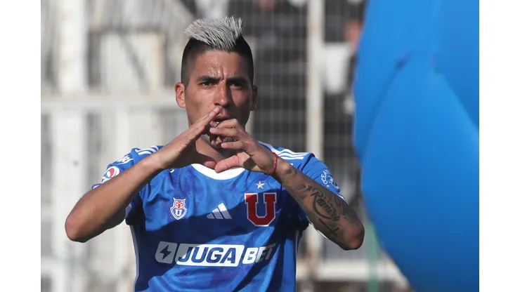 Emblema de Universidad de Chile se encomienda a Leandro Fernández.