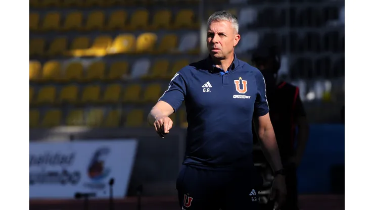 Gustavo Álvarez sufre dura baja en Universidad de Chile.