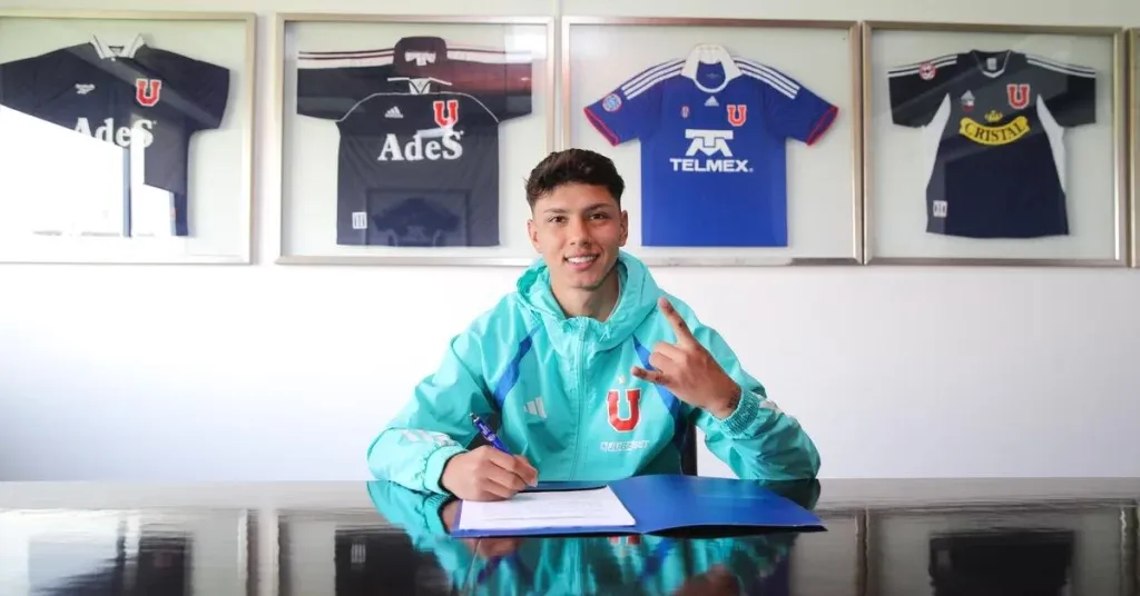Sanguinetti firmó su contrato profesional con la U | Foto: U. de Chile