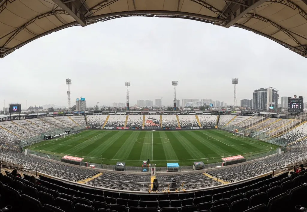 Colo Colo recibirá a River Plate en el Estadio Monumental. (Foto: @colocolooficial)