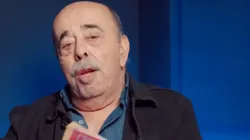 Tito Awad se lanza contra los exfutbolistas comentaristas.