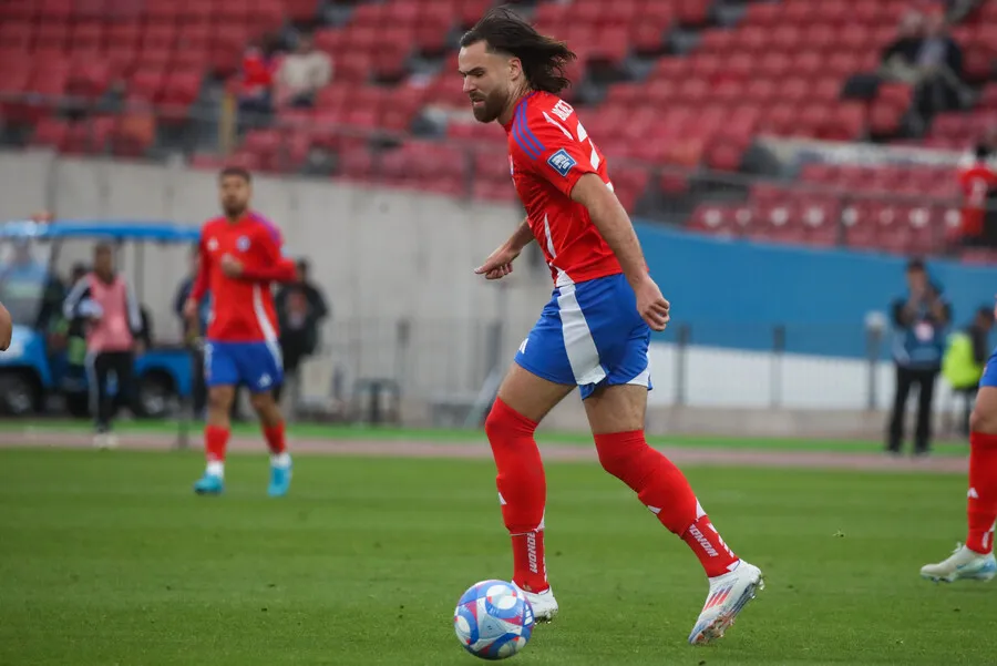 Ben salió en el primer tiempo ante Bolivia. | Foto: Photosport