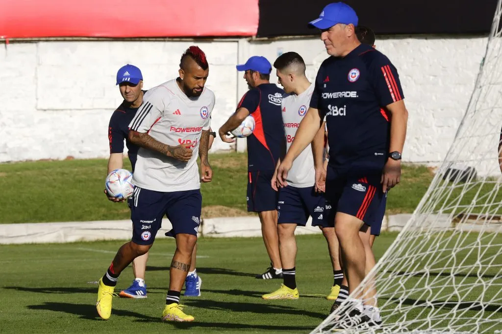 Vidal junto a Berizzo en un entrenamiento en Juan Pinto Durán | FOTO: Javier Salvo/Photosport