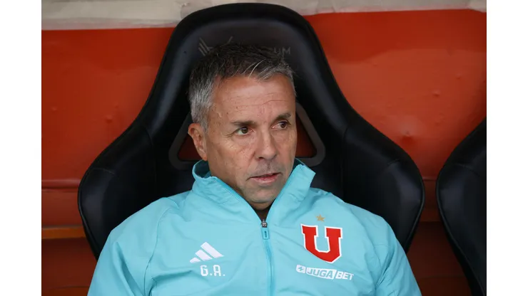 Gustavo Álvarez recibió un recado de Romai Ugarte tras la caída de Universidad de Chile.