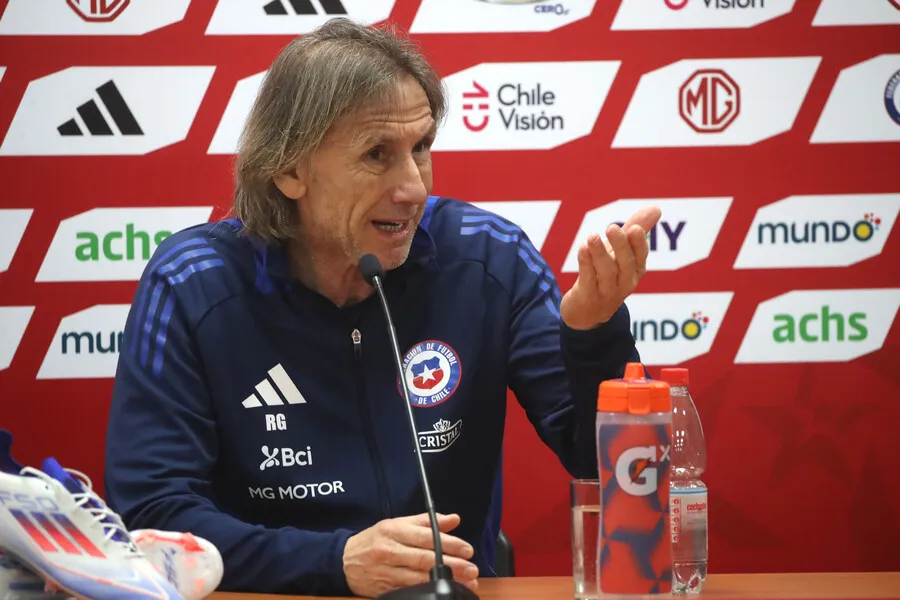 Ricardo Gareca no quiso enganchar en pelea con Arturo Vidal. | Foto: Photosport