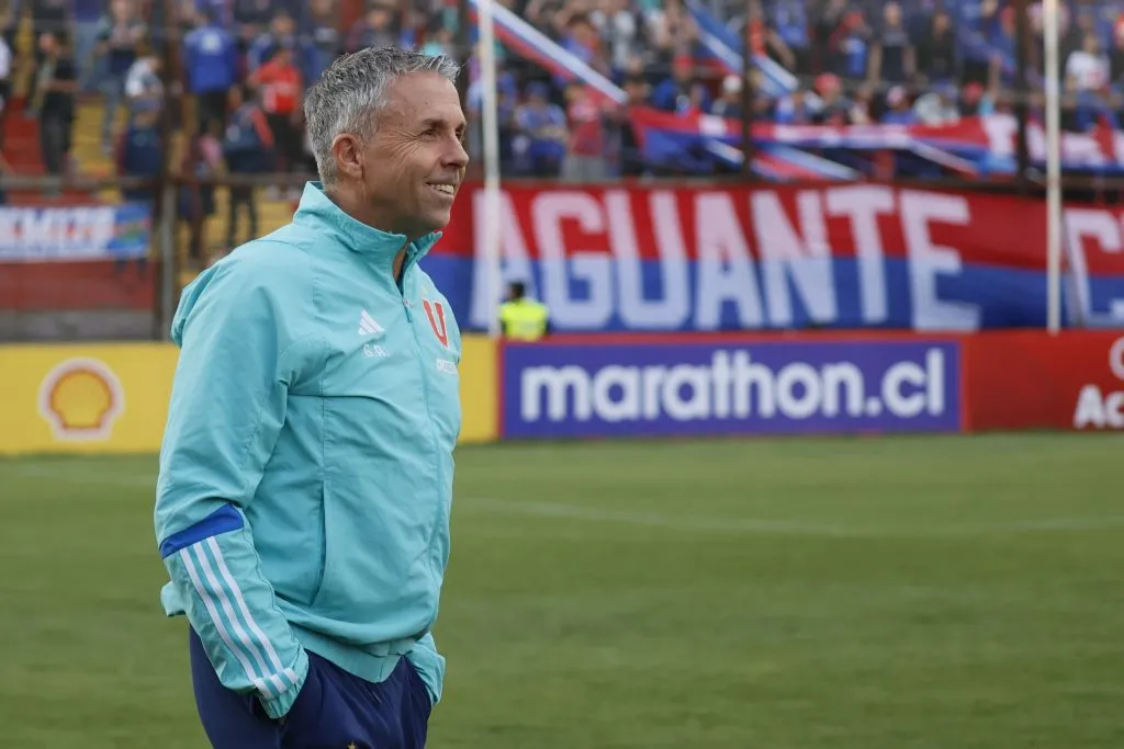 Gustavo Álvarez mantiene a la U como sólido líder del Campeonato Nacional
(Foto: Dragomir Yankovic/Photosport)