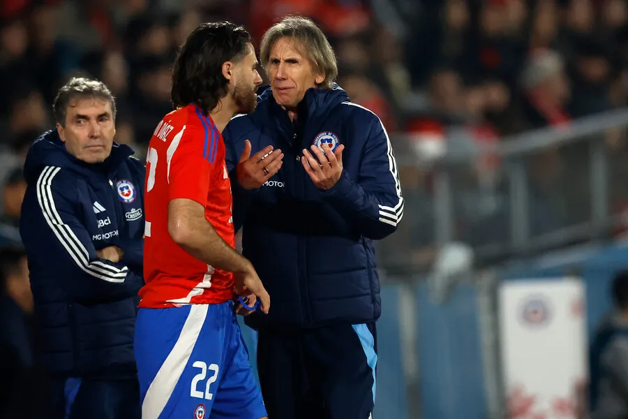 Tudor pide a Brereton con Vargas en el ataque | Foto: Photosport