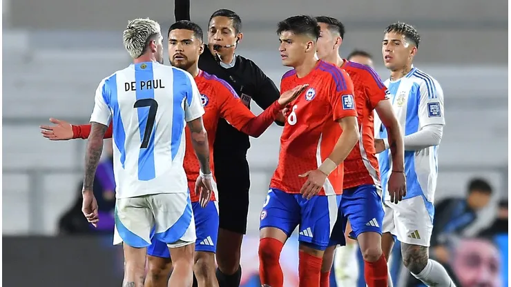 El subcampeón de la Copa América reveló que le cae mal el mediocampista trasandino.