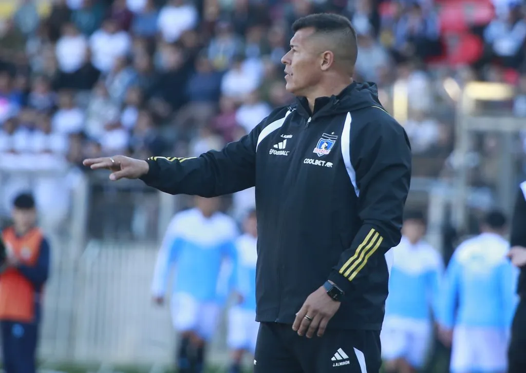 Jorge Almirón no quedó nada conforme con el arbitraje de la final ida entre Magallanes y Colo Colo. (Foto: José Robles/Photosport)