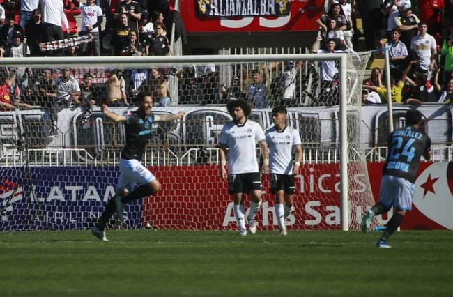 Joaquín Larrivey anotó un hat-trick ante Colo Colo.
