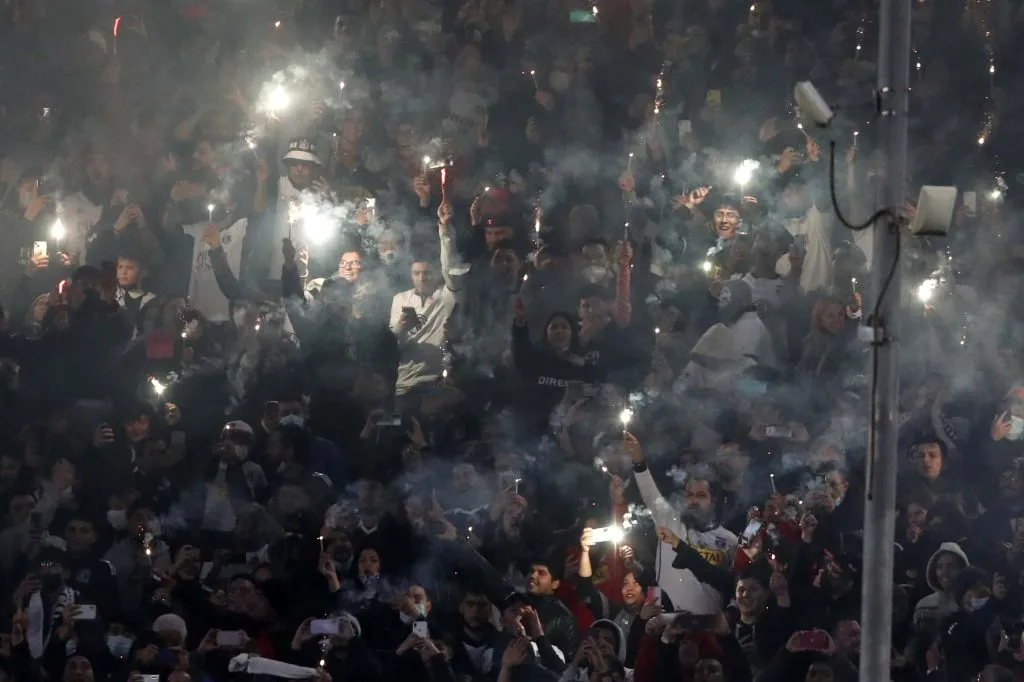 Hinchas de Colo Colo no podrán ir a partidos en Buenos Aires. (Foto: Andrés Pina/Photosport)
