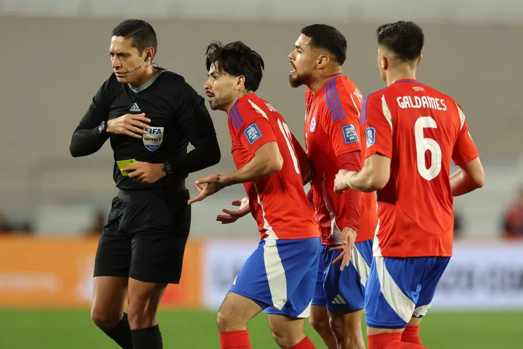 Gareca decidió sacar a Dávila y mandó al campo de juego de Palacios | FOTO: Alejandro Pagni/Photosport