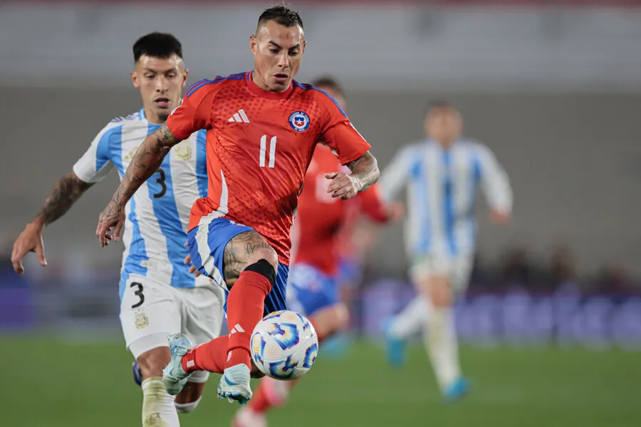 Eduardo Vargas, nada en Buenos Aires (Photosport)