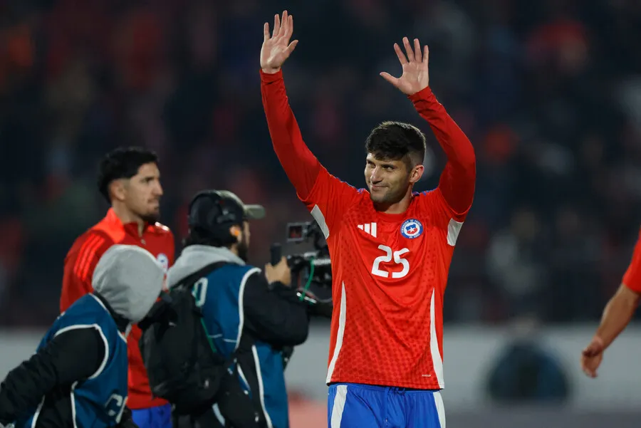 De Tezanos quiere ver a Kuscevic de titular. | Foto: Photosport