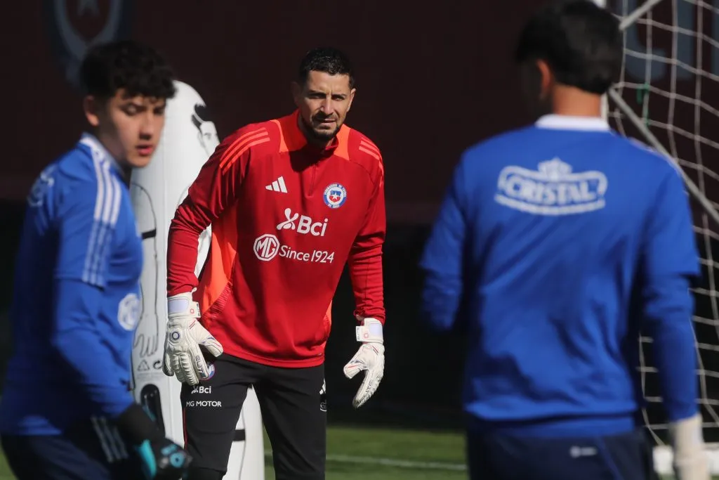 Gabriel Arias tendrá que hacer olvidar a Claudio Bravo en La Roja | FOTO: Jonnathan Oyarzun/Photosport