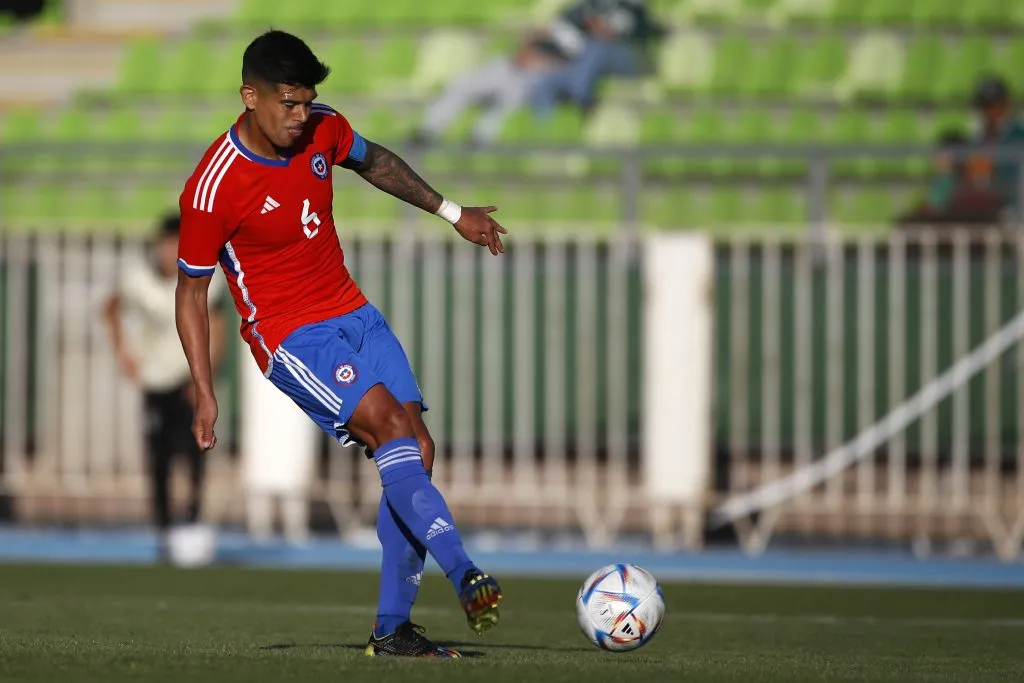 Pavez se incorporará en las próximas horas al plantel de La Roja | Foto: Andres Pina/Photosport