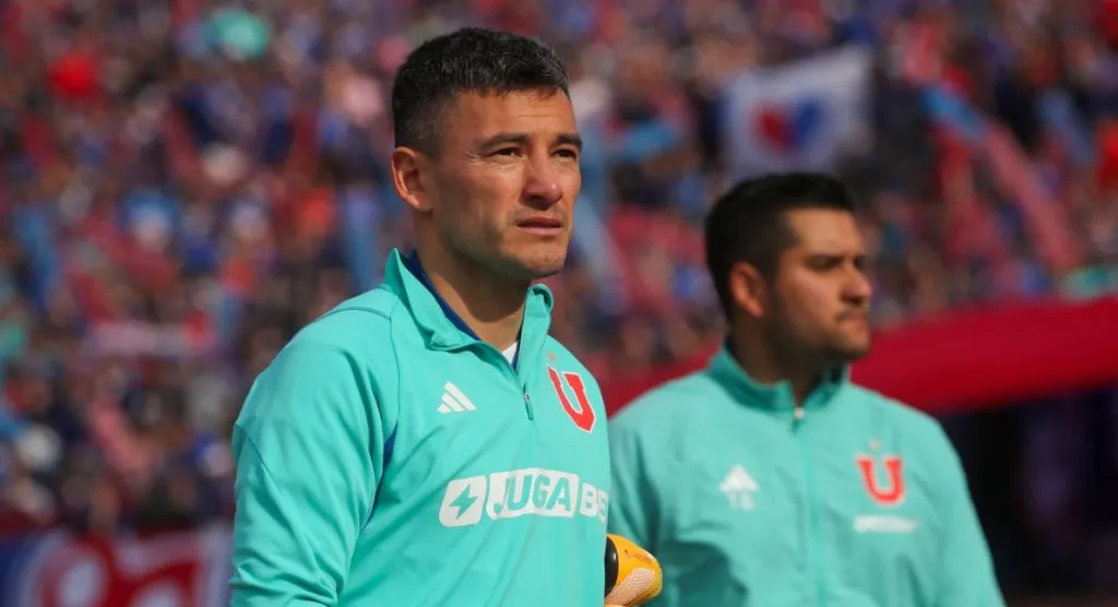 Charles Aránguiz será suplente ante Palestino (Photosport)