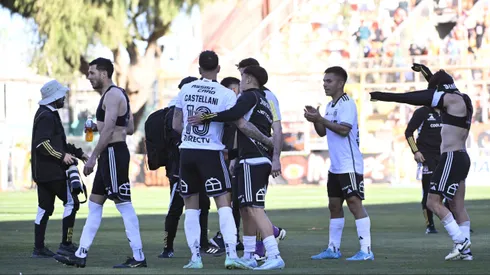 Colo Colo celebró en Calama tras vencer a Cobreloa. (Foto: Pedro Tapia/Photosport)