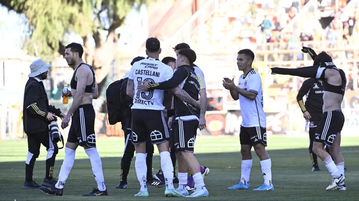 Colo Colo celebró en Calama tras vencer a Cobreloa. (Foto: Pedro Tapia/Photosport)