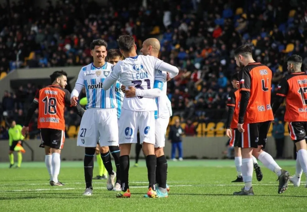 Huachipato viene de eliminar a Presidente Ibáñez en Punta Arenas.
