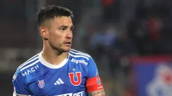 Charles Aránguiz no será titular ante Palestino.