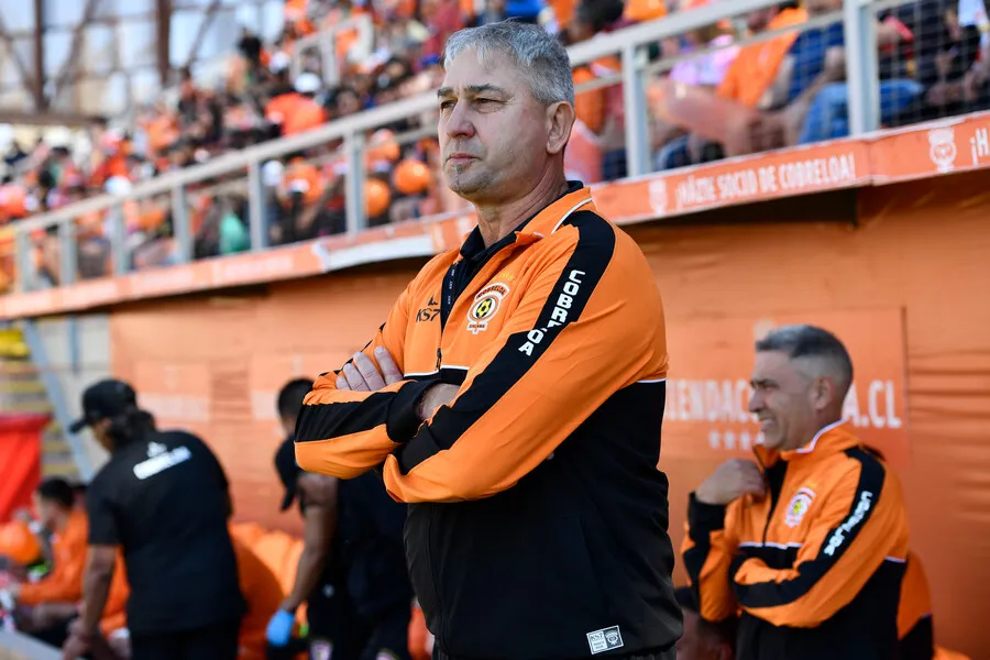 Olmos apuntó a Giovagnoli. | Foto: Photosport