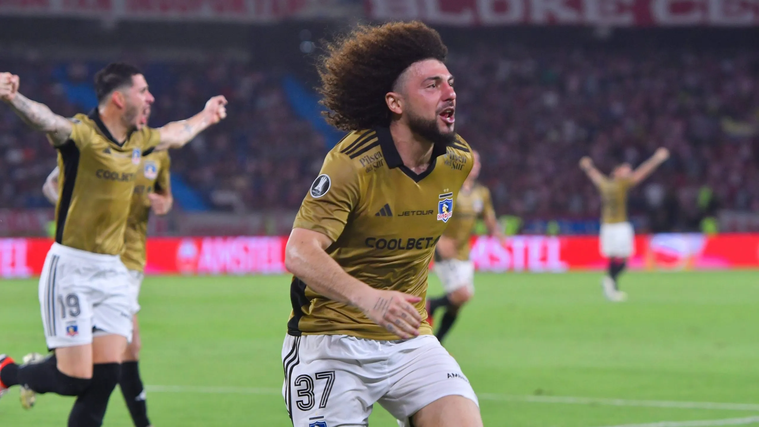 Maximiliano Falcón viene de ser figura en la clasificación de Colo Colo a cuartos de final de Copa Libertadores. (Foto: Jairo Cassiani/VizzorImage/Photosport)